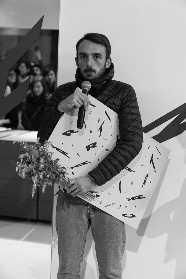 interviu Radu Manelici - designer 2 metri lătrați, volum câștigător al premiului Cele mai frumoase cărți 2018